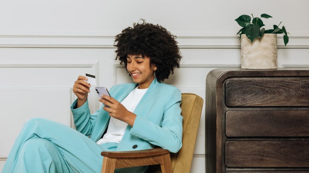 How to Become Financially Independent in a Relationship