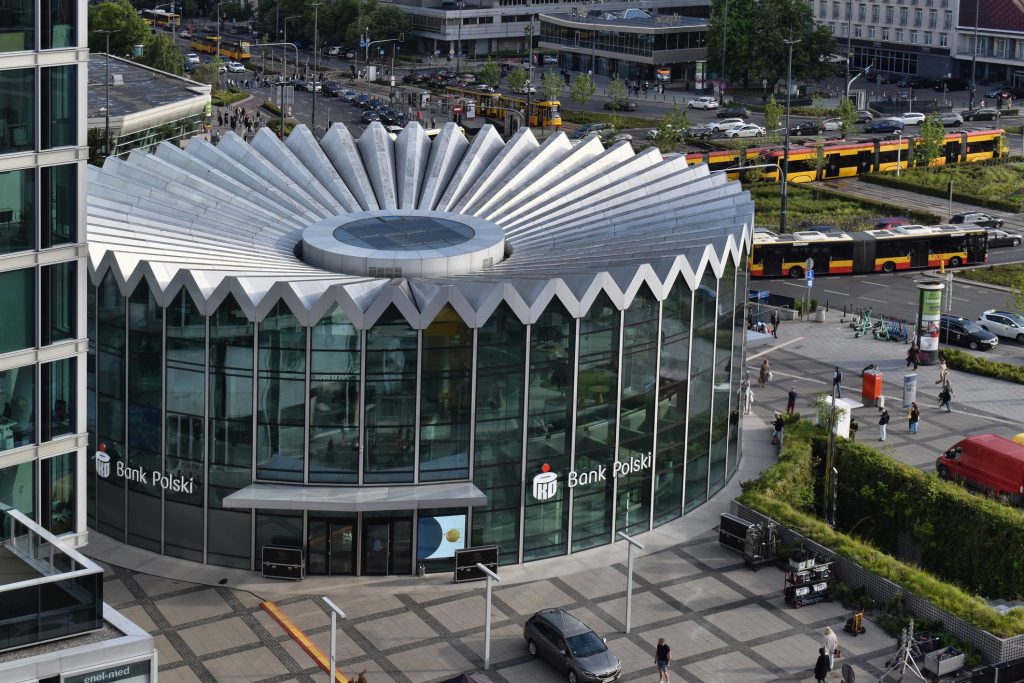 Poland ignores the tightening trend