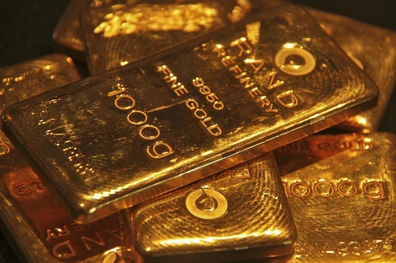 Gold prices hit 3-wk high after Trump announces Iran ceasefire By Investing.com