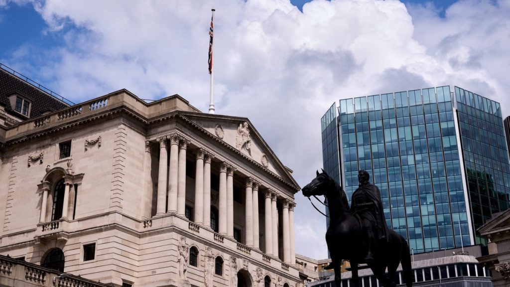 Gilt sell off deepens after worse than expected public finance data – Belfast Telegraph