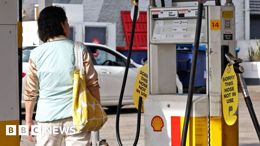 Oil prices drop and stock markets rise after reports of deal to end Iran war – BBC