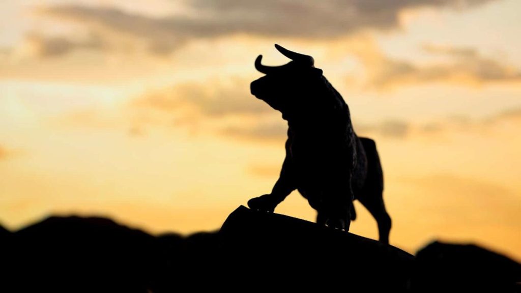 3 FTSE shares experts think will lead the next bull market charge