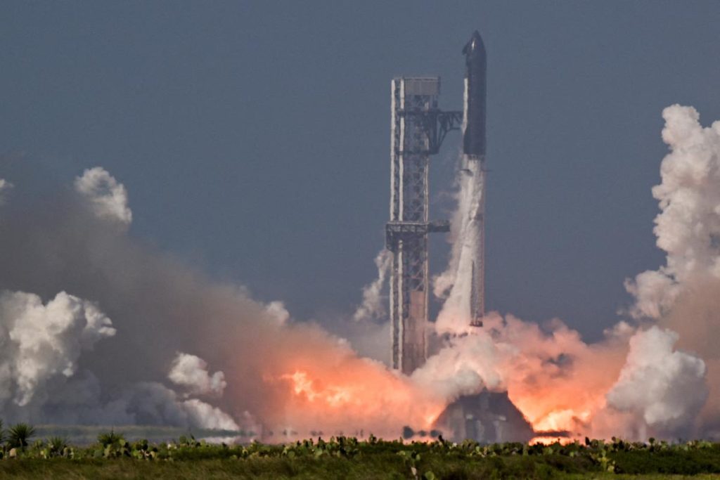‘There’s mania’: Strategists weigh in on looming SpaceX IPO