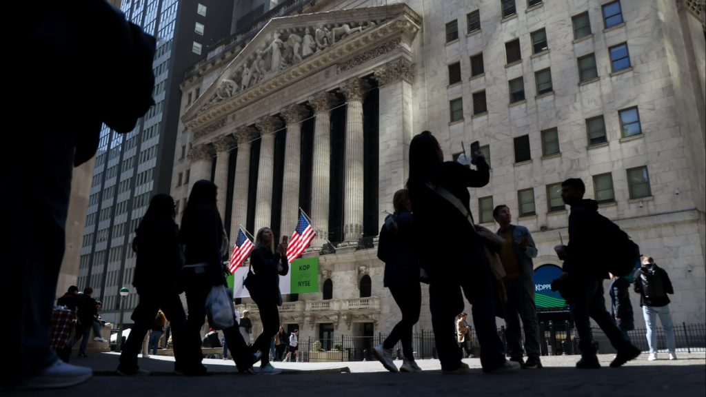 S&P 500 hits record high as markets surge back from Iran shock – Financial Times