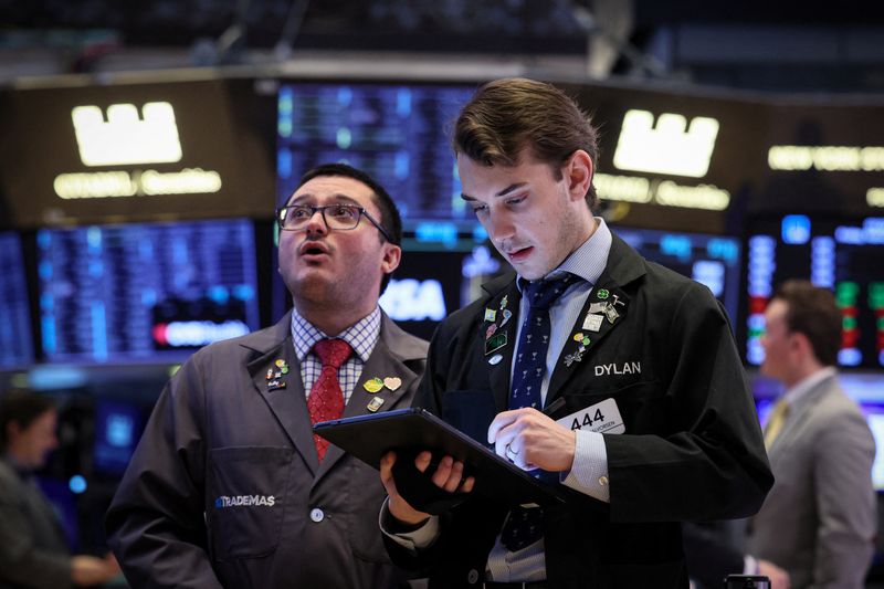 US stock futures jump on hopes of Iran peace deal; oil slides By Investing.com