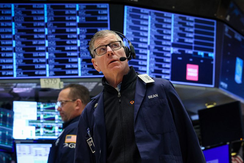 US stock futures advance as Iran peace hopes dent oil prices By Investing.com