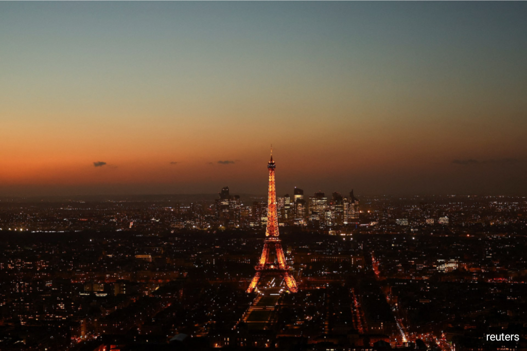 France faces rising fiscal risks, IMF warns