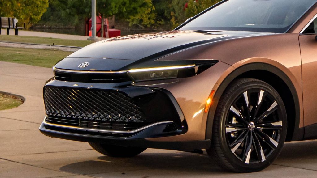 This Toyota Quietly Outsmarts German Luxury