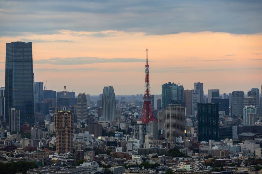 AI boom shifts investors into Japan growth stocks