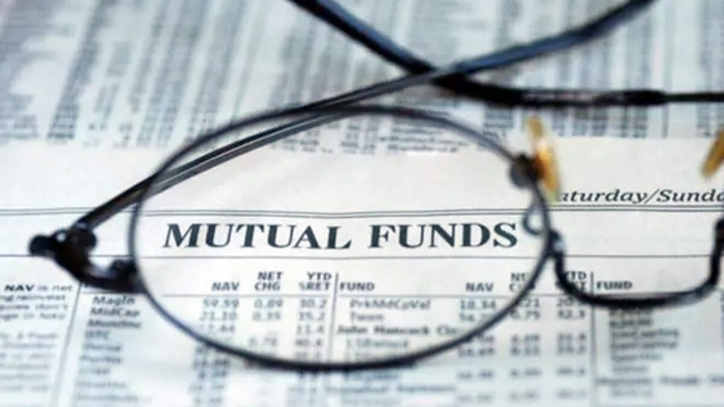 Equity mutual fund inflows drop 40.4% month-on-month amid global uncertainty