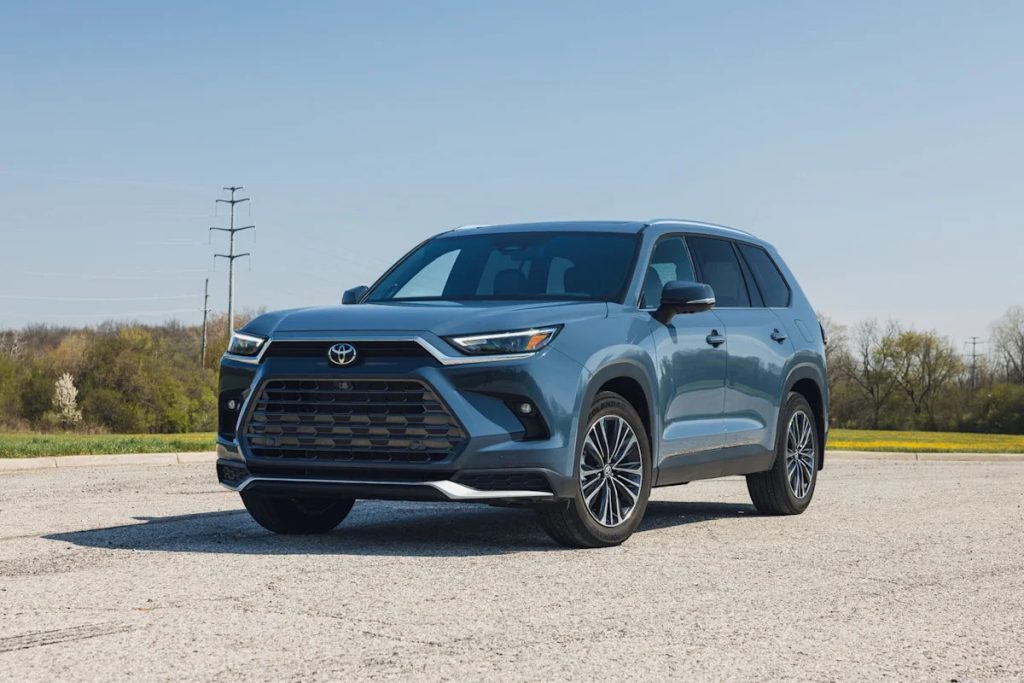 View Photos of the 2026 Toyota Grand Highlander Platinum Hybrid Max