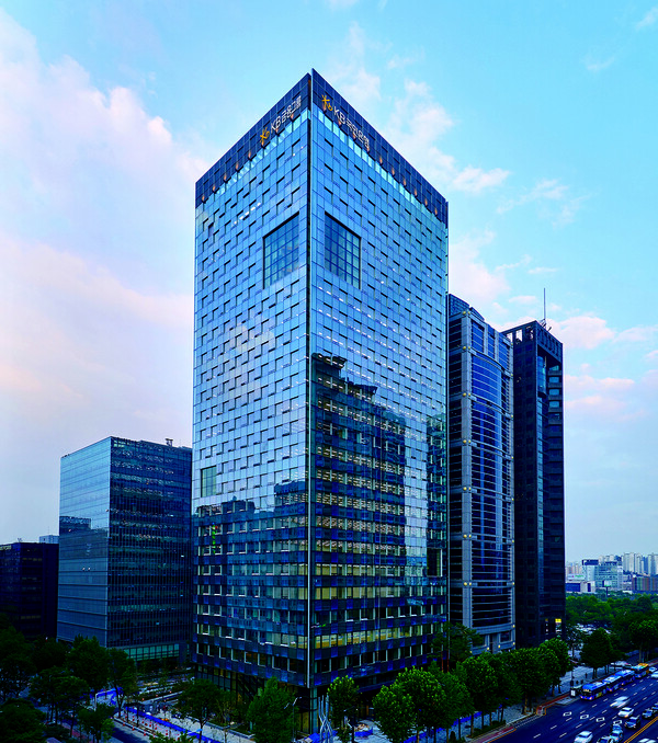 KB Financial to expand investment in advanced industries with 150 billion won unicorn fund