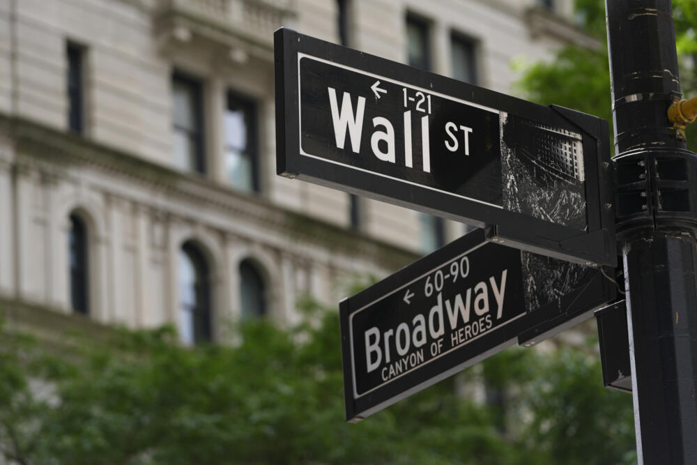Trump’s push toward hedge funds, cryptocurrency could weaken protections on 401(k) savings | News