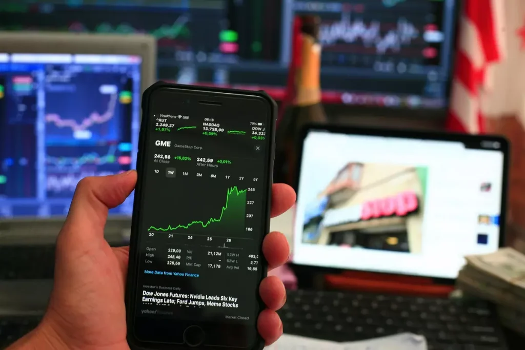 LendingClub Corp focuses on digital banking and personal loans