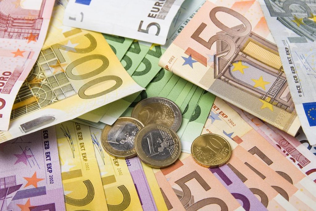 Romania’s retail investors in public debt scheme Fidelis prefer euro bonds in July