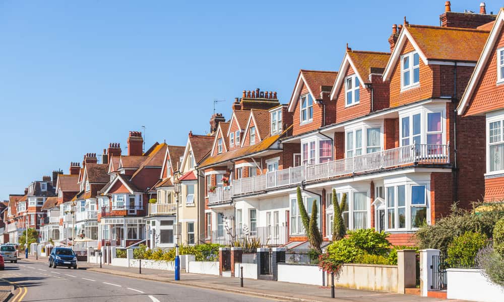 Lloyds: UK house prices flat in July amid rate volatility
