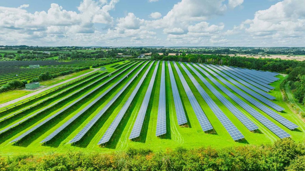 Foss and Summit Ridge Energy close $150 million tax equity financing for community solar projects across Illinois