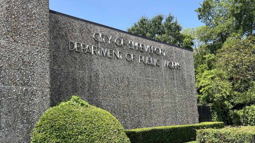 Louisiana law banning debit card surcharges takes effect – Louisiana