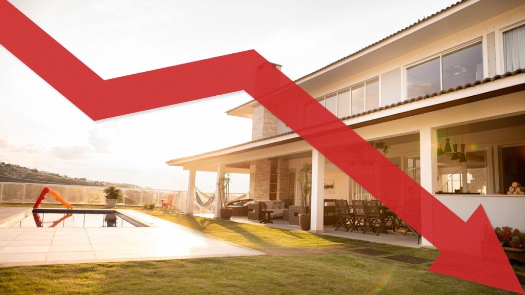 Mortgage Applications Plunge as Surging Interest Rates Deter Buyers