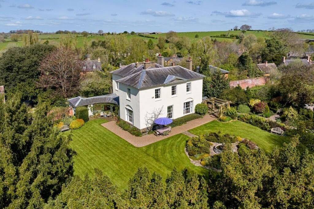 Property Focus: Take a look inside this stunning Georgian former rectory near Banbury