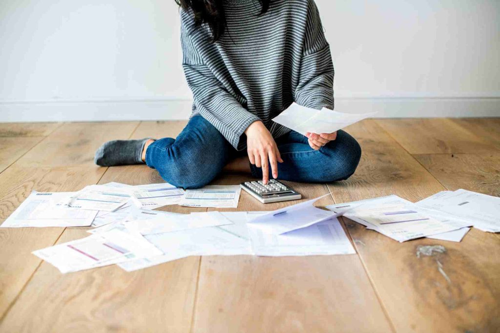 A quarter of graduates aged 25-44 still carry personal debt from university