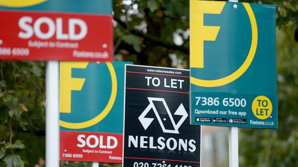 Housing market struggled to gain momentum in July, say surveyors