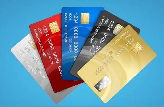 Which is better one premium credit card or multiple basic cards?